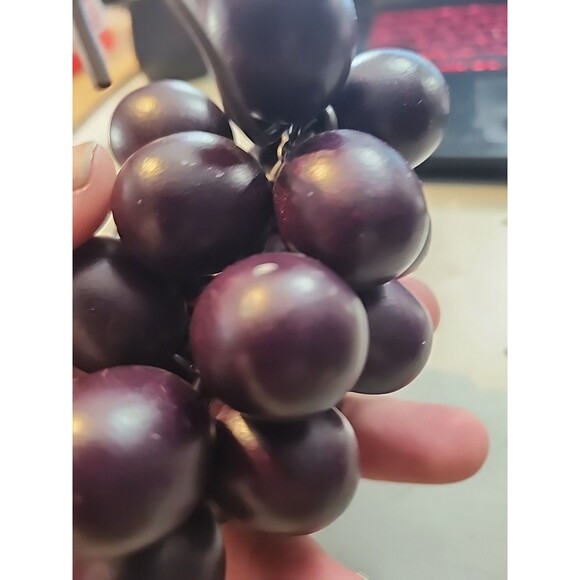 Vintage Purple Lucite Grape Cluster 60s70s MCM Retro Decor - Picture 2 of 9